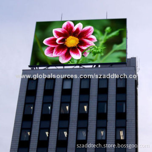P8mm Outdoor LED Display Screen, Installed at the Roof of One Building, for Outdoor Advertising